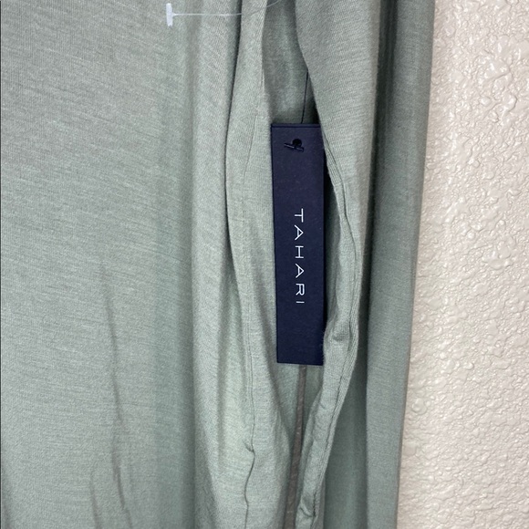 Tahari Green V-Neck Long Sleeve T-shirt NWT Size S - Picture 8 of 9
